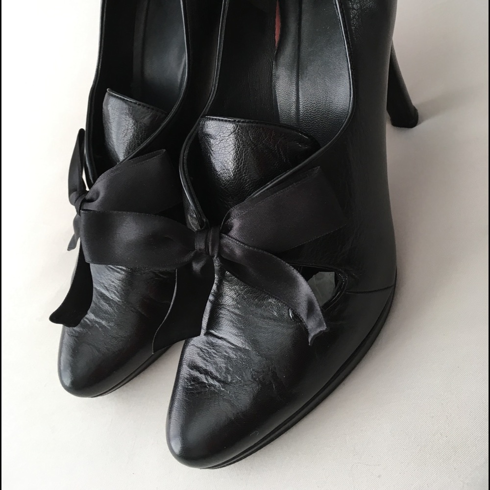 Stuart Weitzman Mozart Pump with Bow